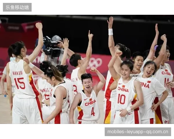 中国女子篮球神勇！112比49大胜闯入四强——从梦想起航到战绩辉煌